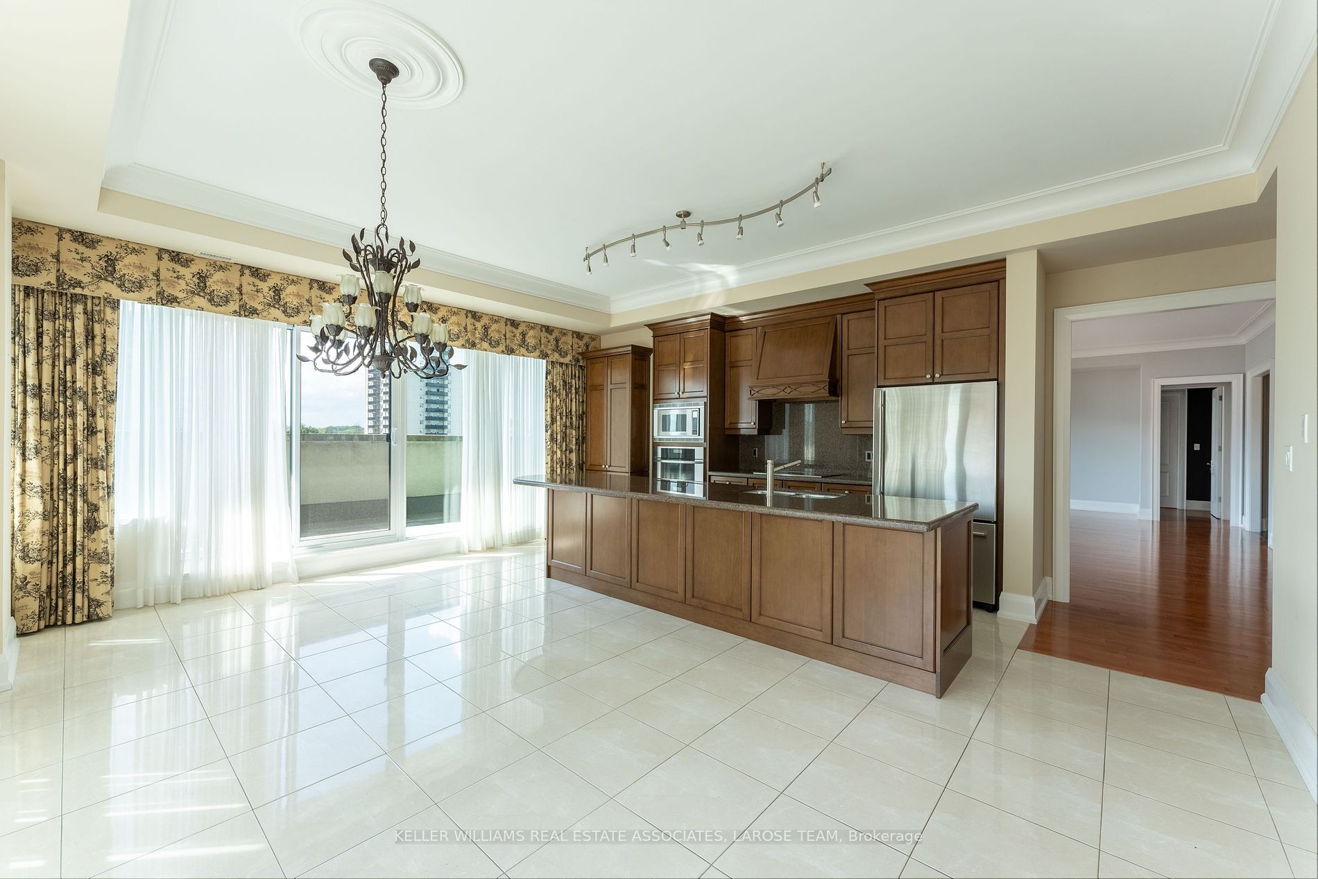 65 Port St E, #604