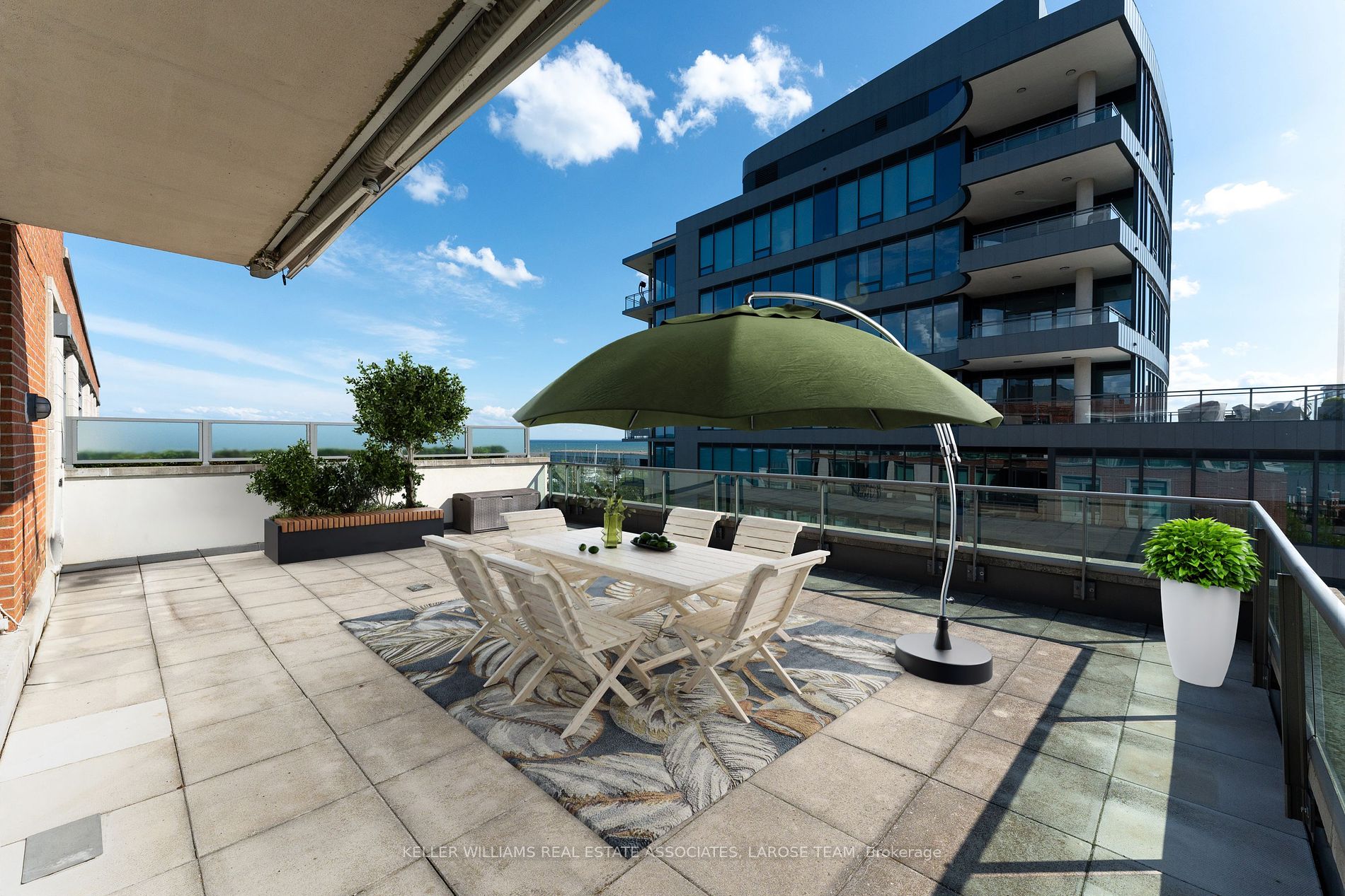 65 Port St E, #604