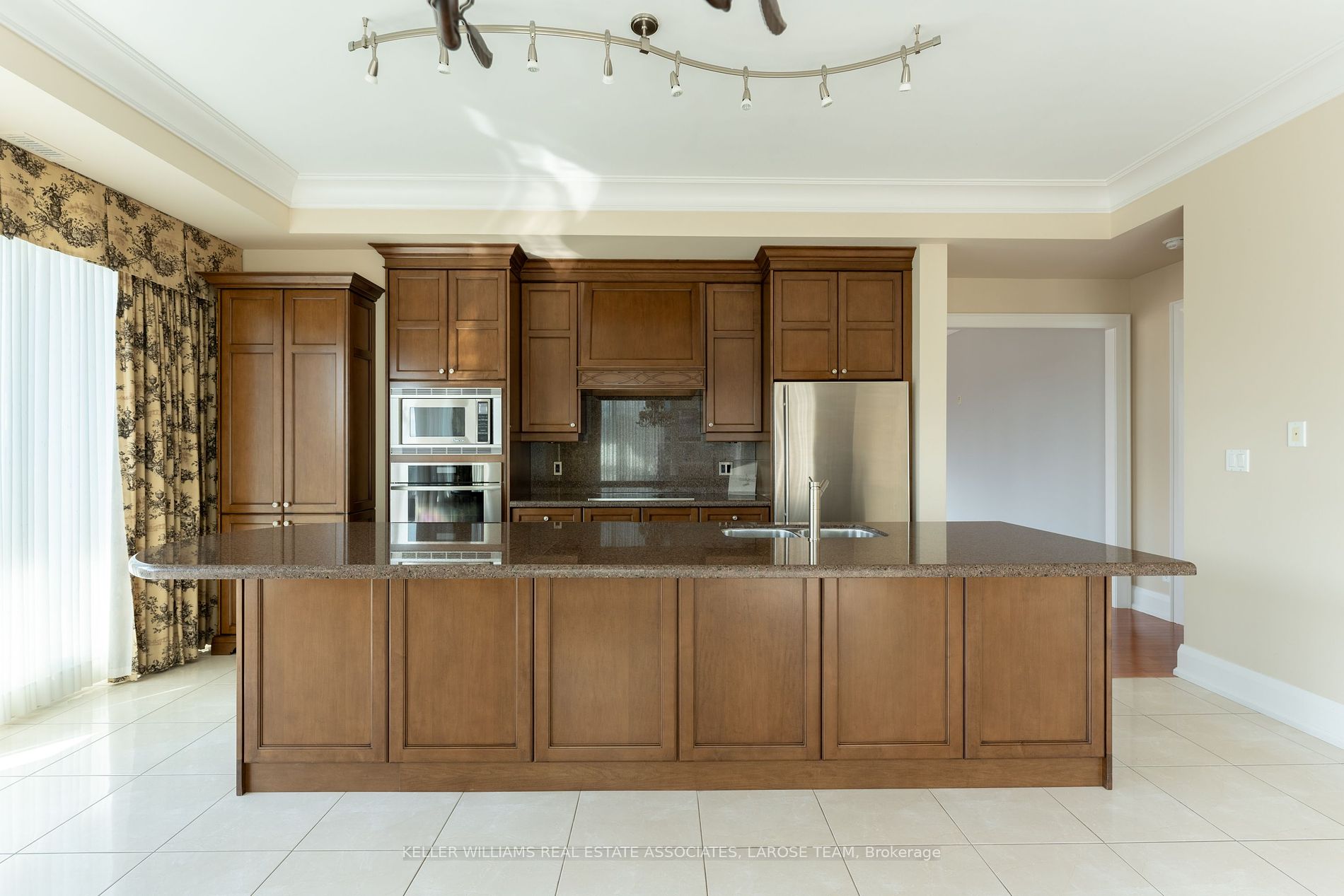 65 Port St E, #604