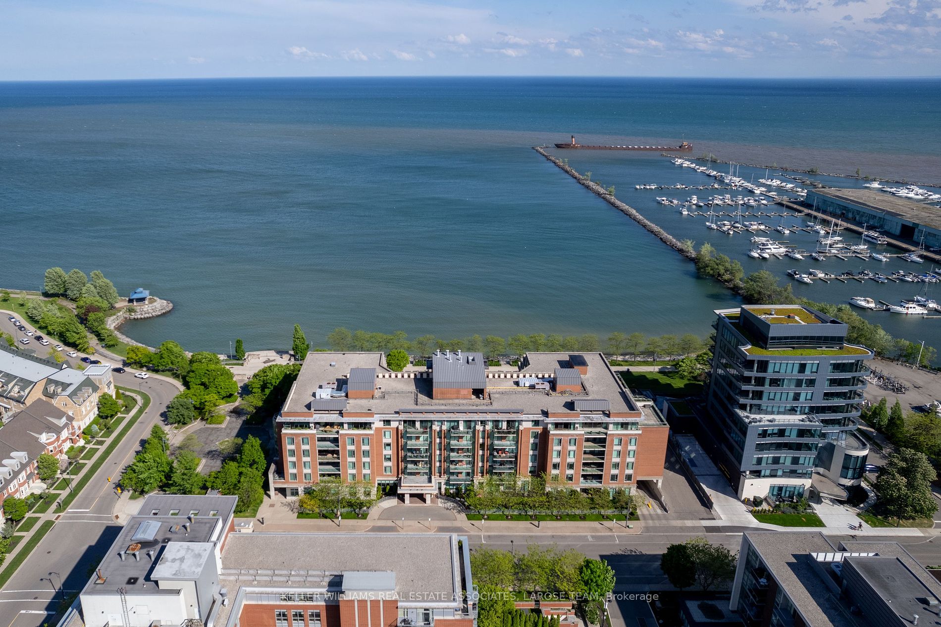 65 Port St E, #604