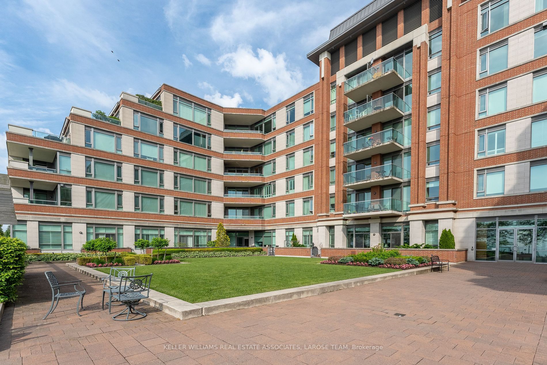 65 Port St E, #604