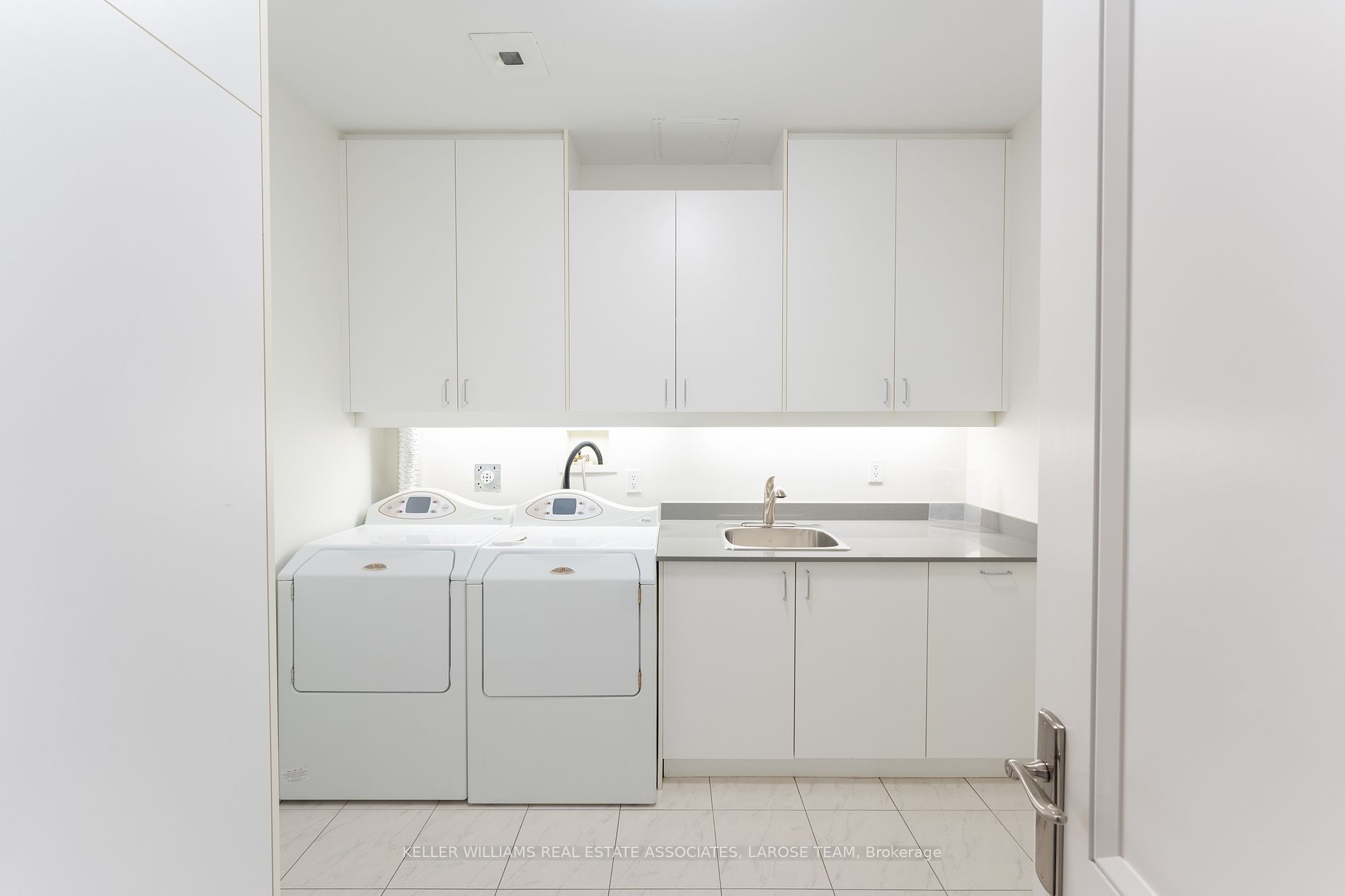 65 Port St E, #604