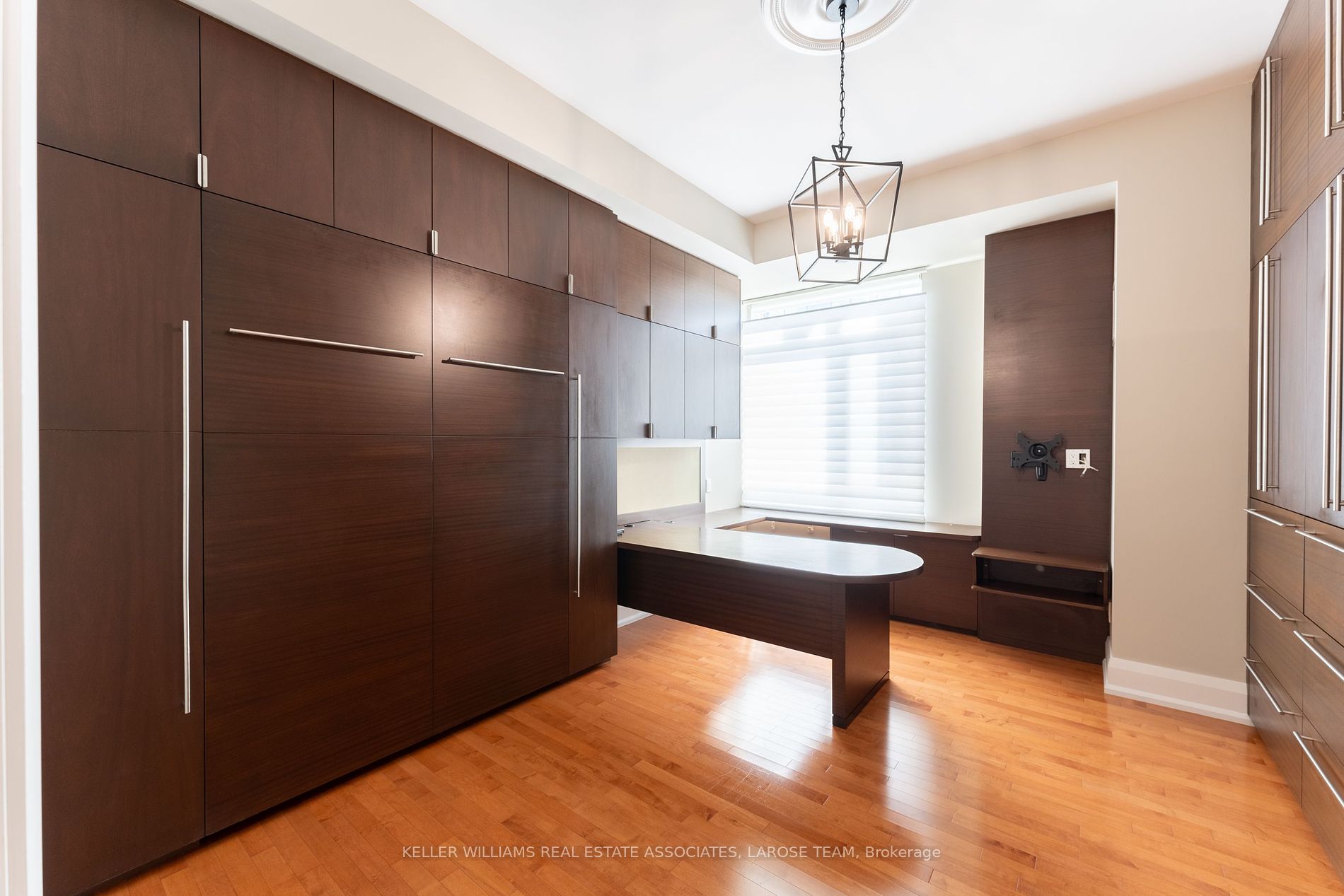 65 Port St E, #604