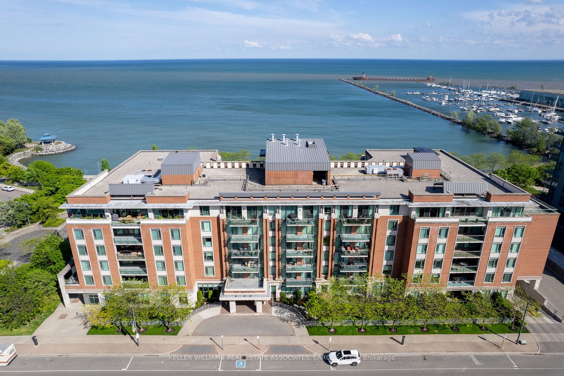 65 Port St E, #604