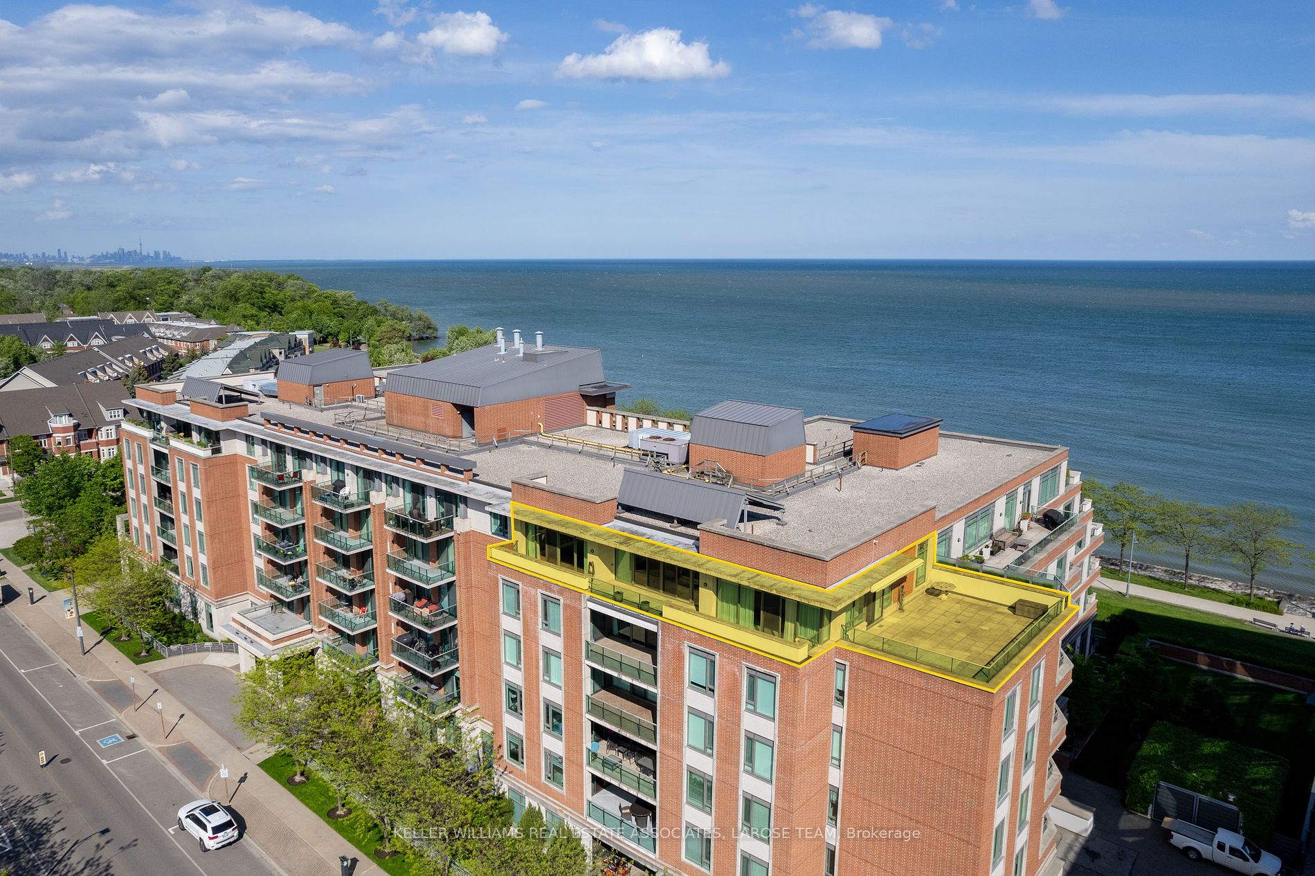 65 Port St E, #604