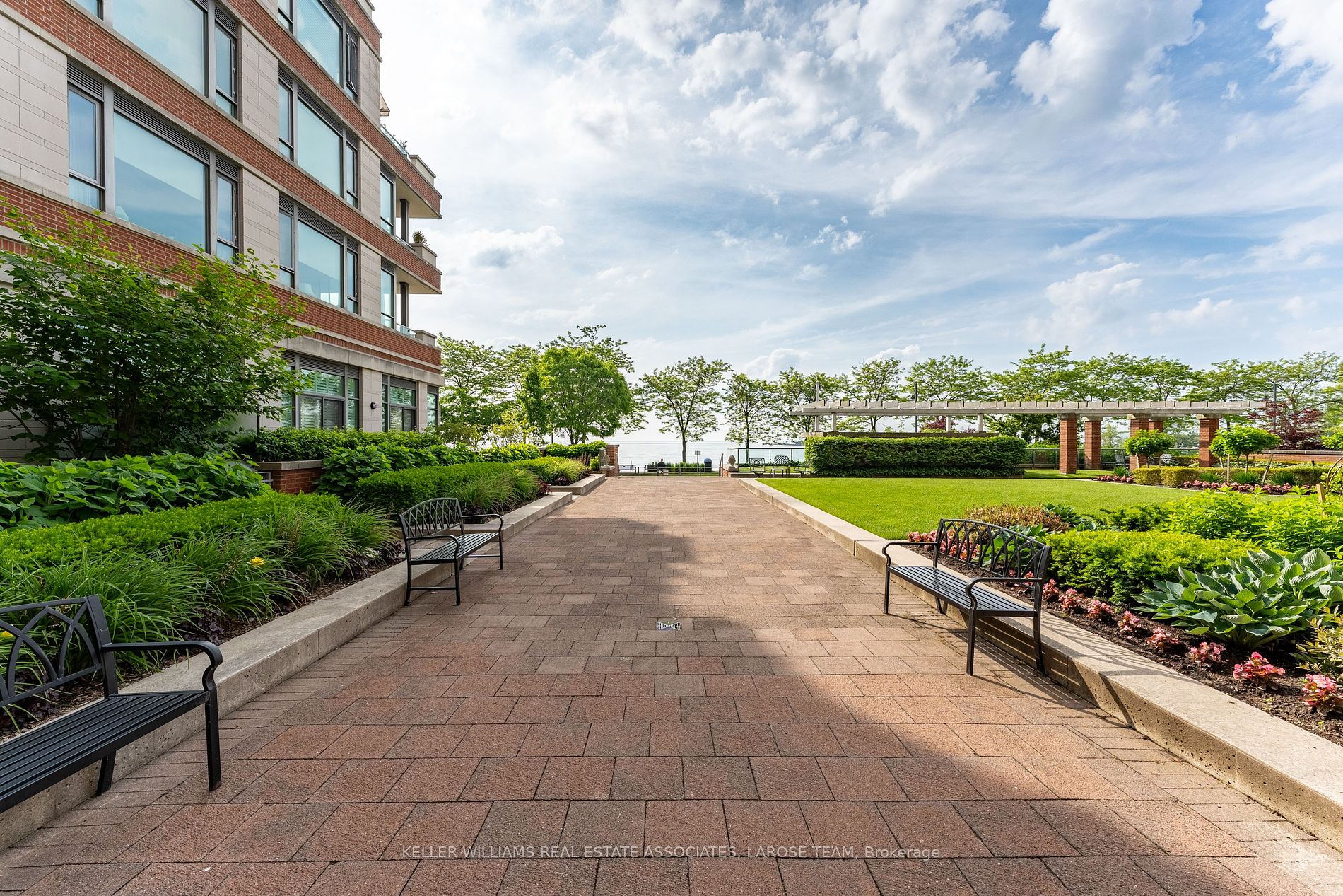 65 Port St E, #604