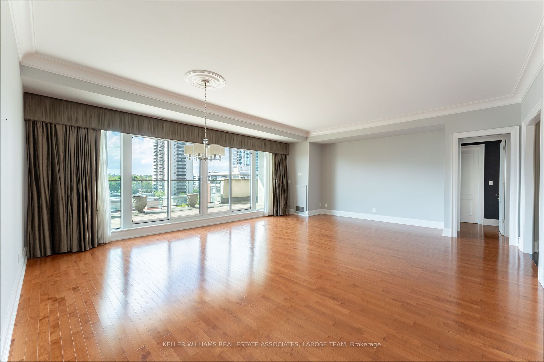 65 Port St E, #604