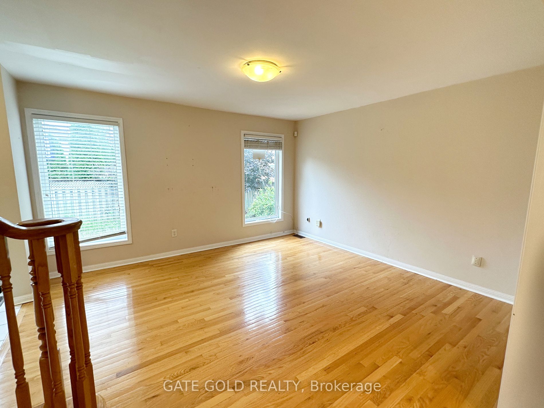 1584 Ramshaw Crescent