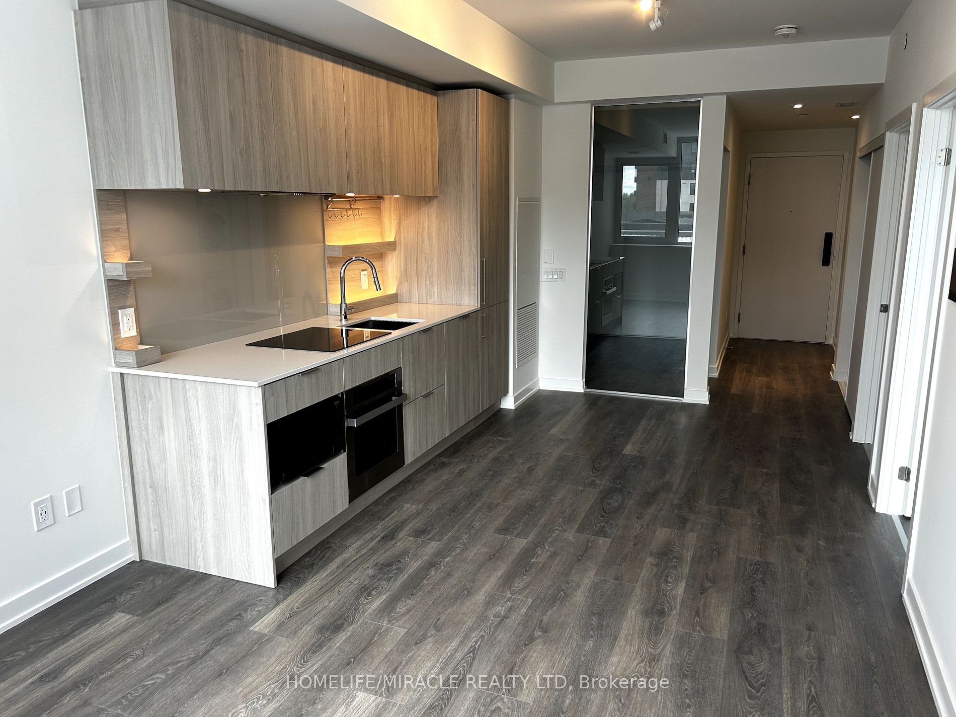 28 Ann Street #217