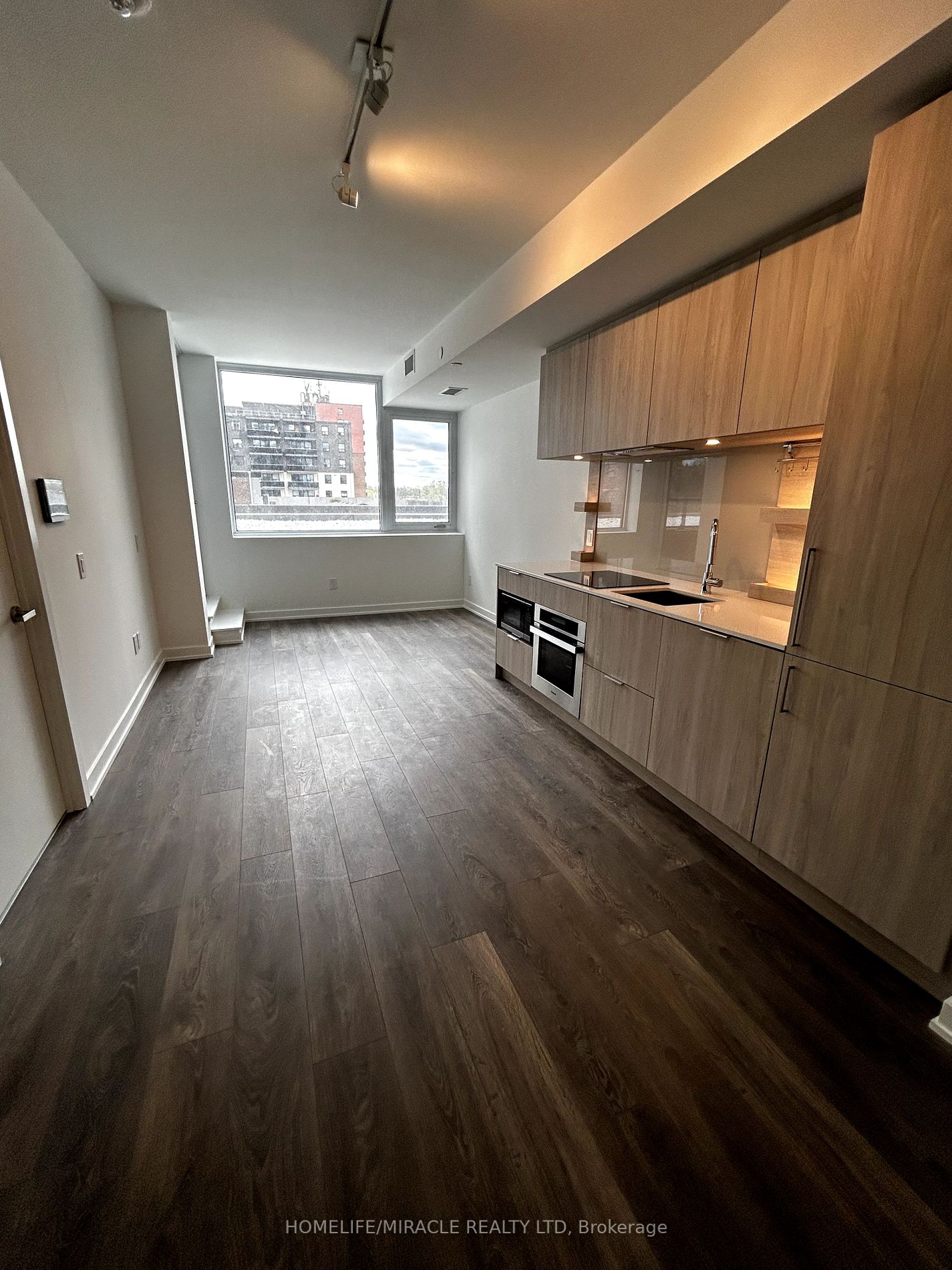 28 Ann Street #217