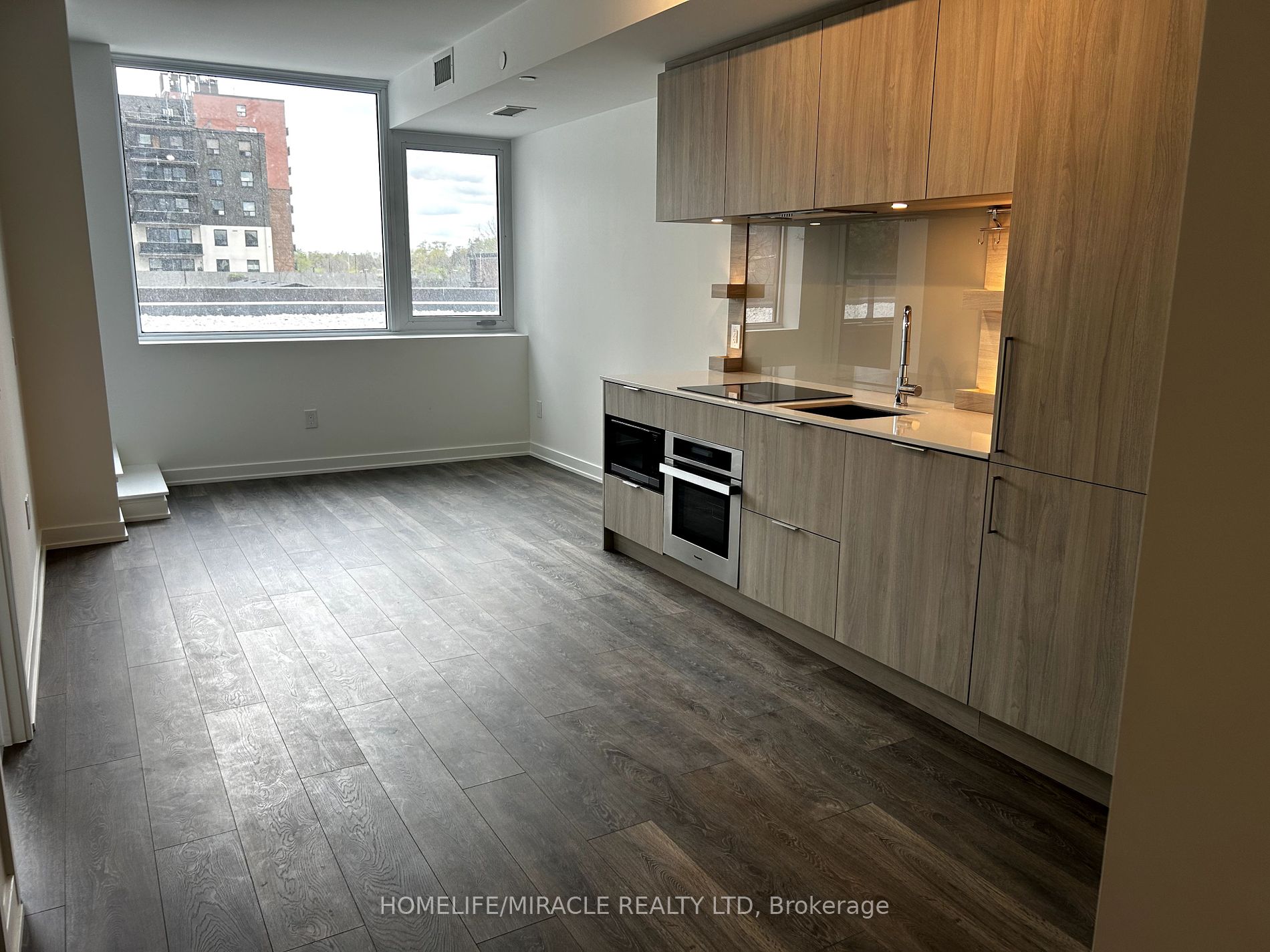 28 Ann Street #217