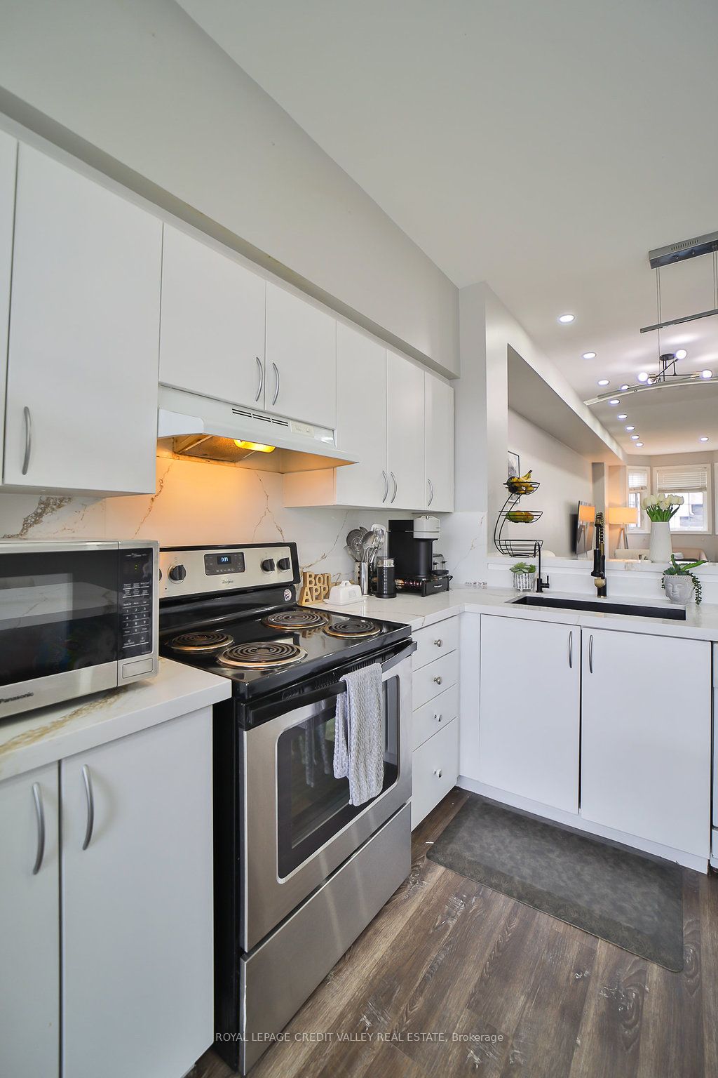 16 Piggott Mews