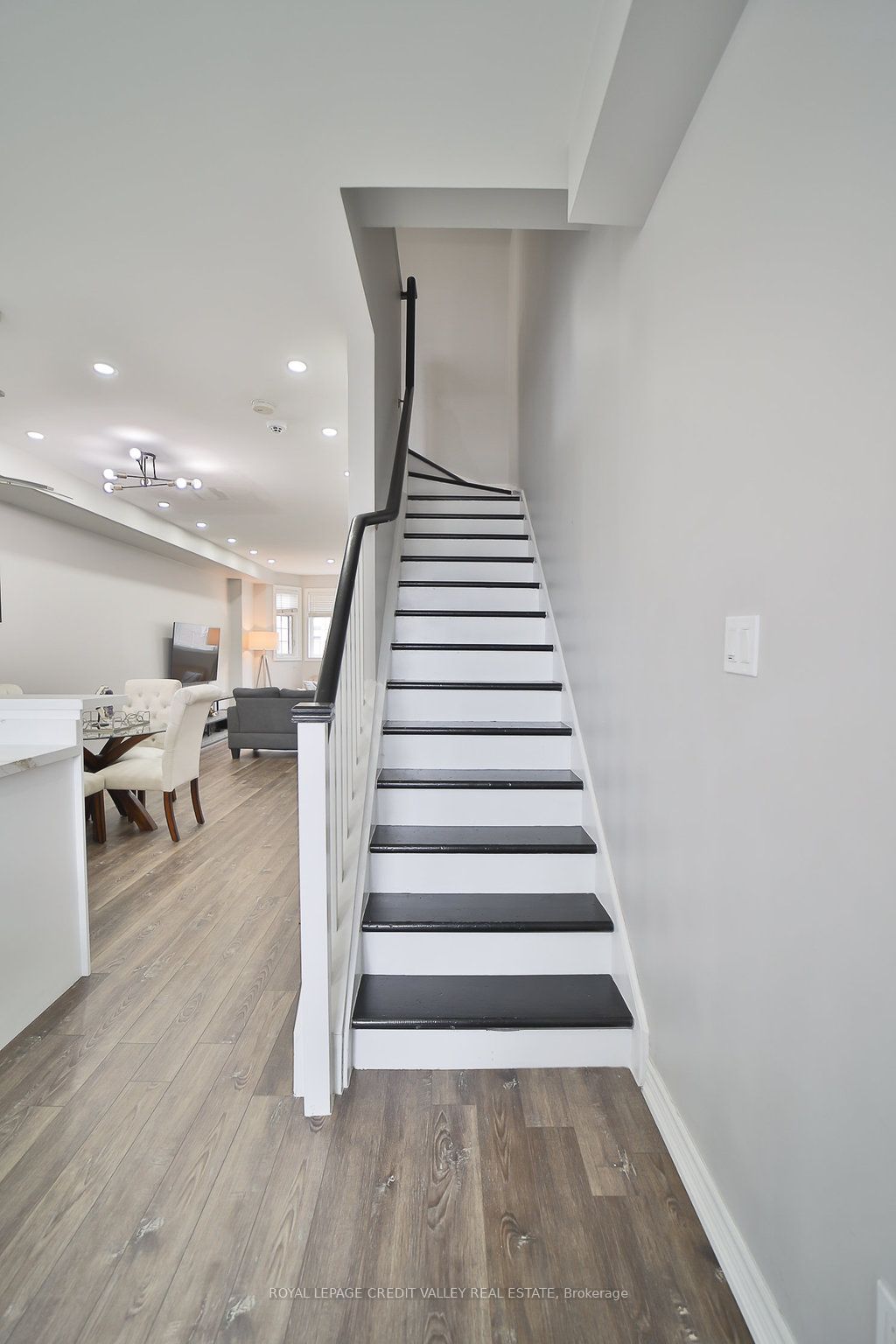 16 Piggott Mews