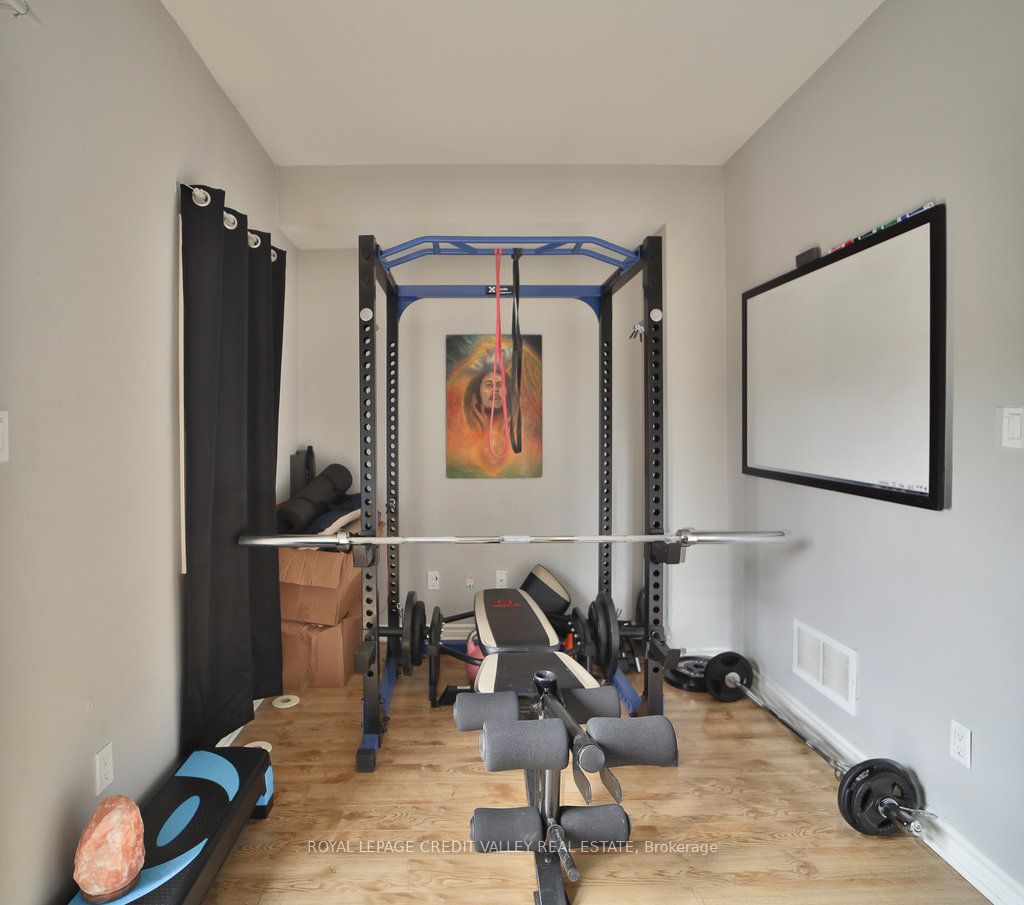 16 Piggott Mews