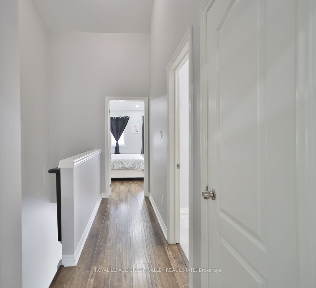 16 Piggott Mews