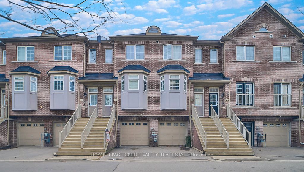 16 Piggott Mews