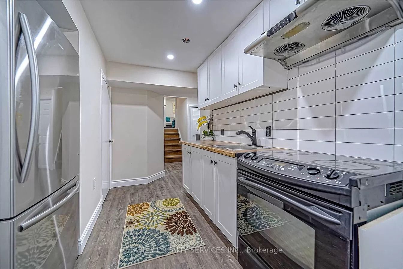 84 Simmons Boulevard