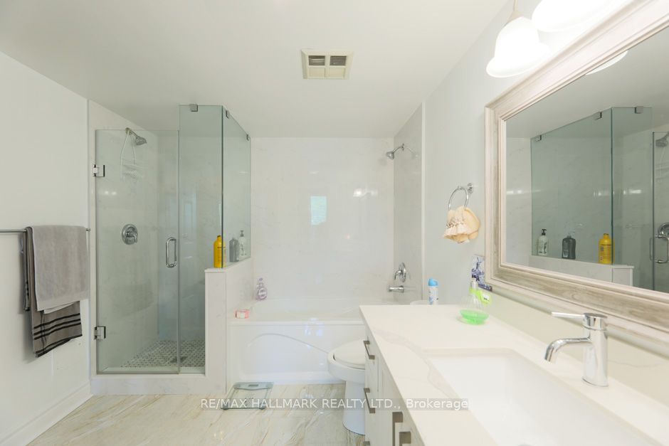 6 Humberline Drive #218
