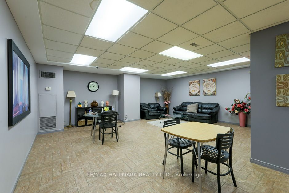 6 Humberline Drive #218