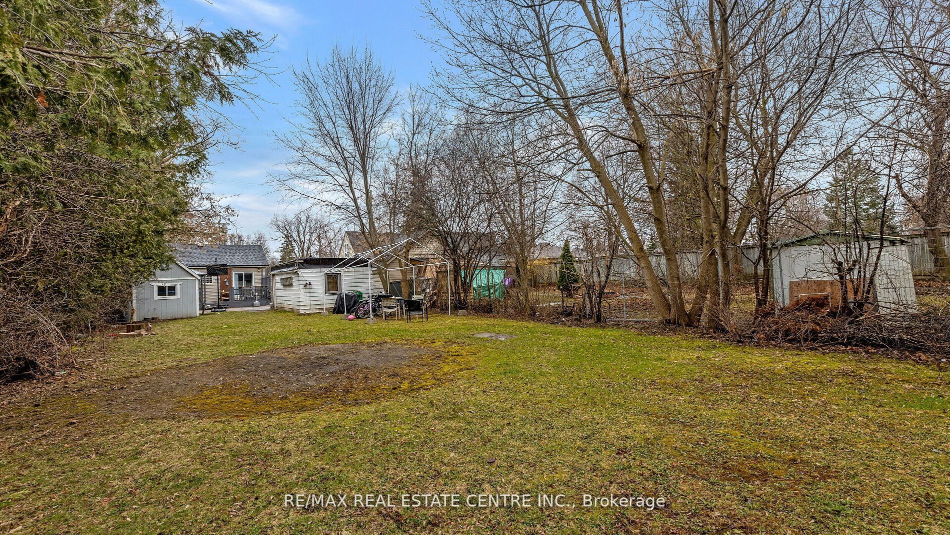 26 Clarence St