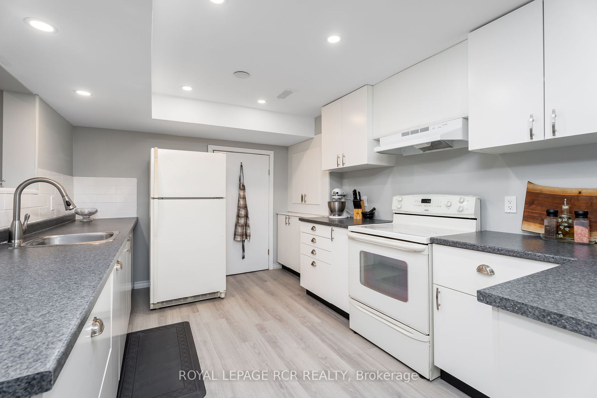 234 Howard Crescent