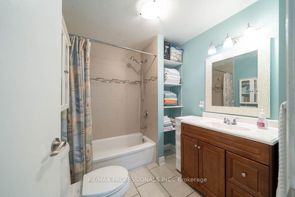 3389 Kelowna Court