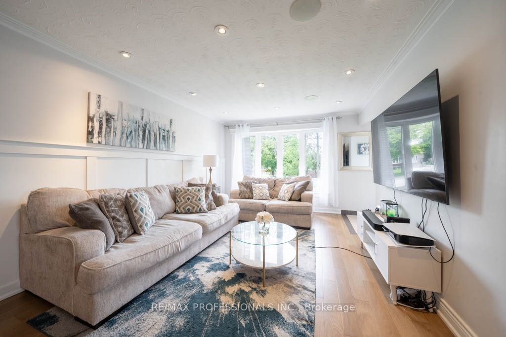 3389 Kelowna Court