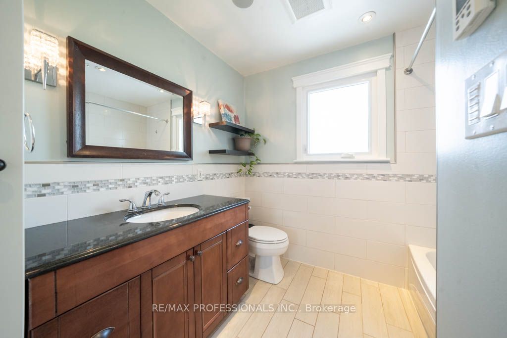 3389 Kelowna Court