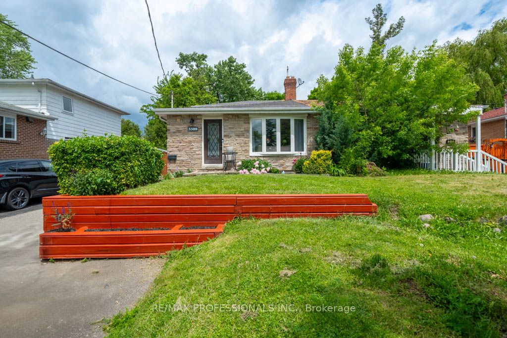 3389 Kelowna Court