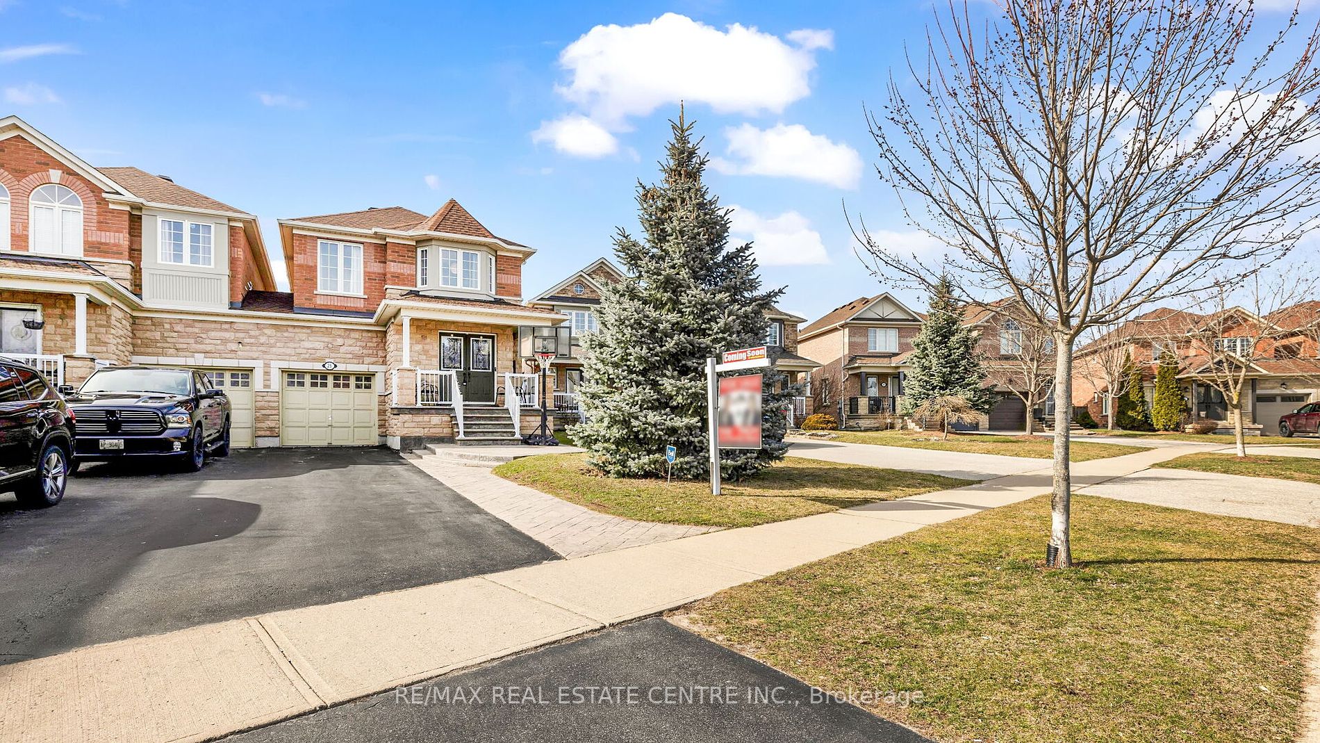 25 Mowat Crescent