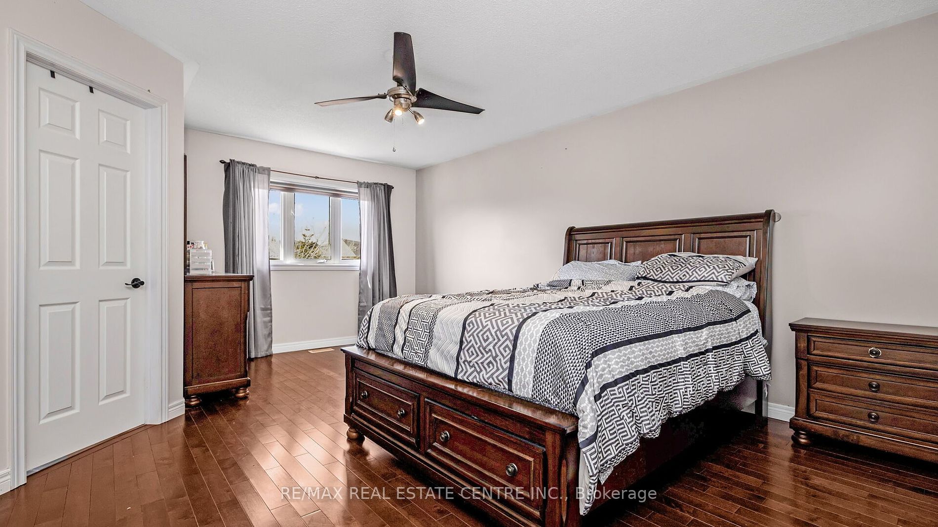 25 Mowat Crescent
