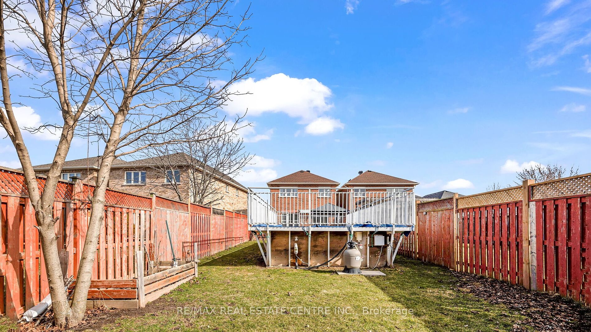 25 Mowat Crescent