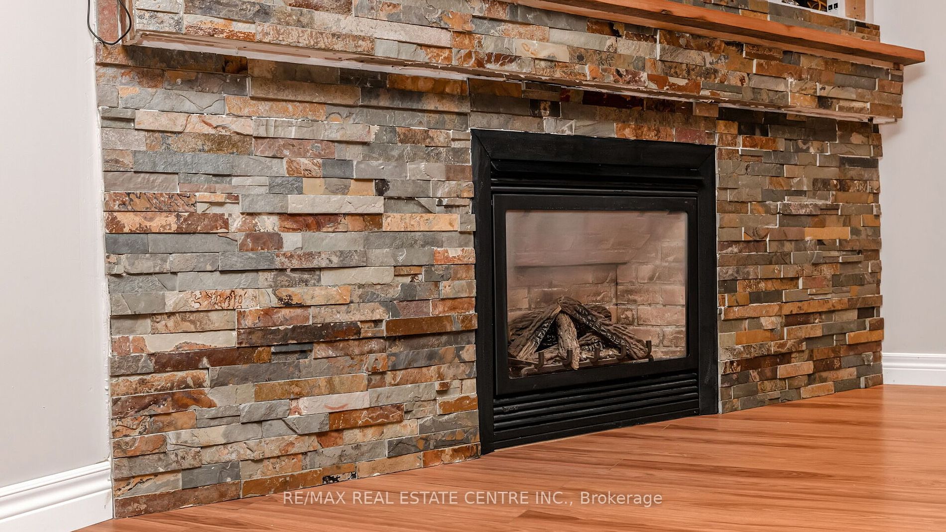 25 Mowat Crescent