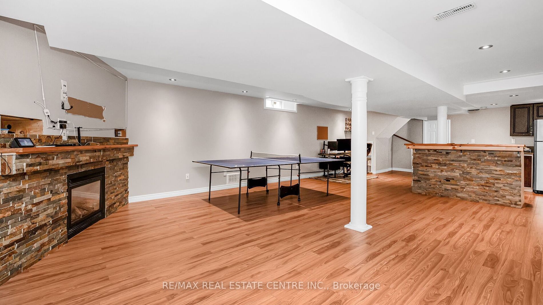 25 Mowat Crescent