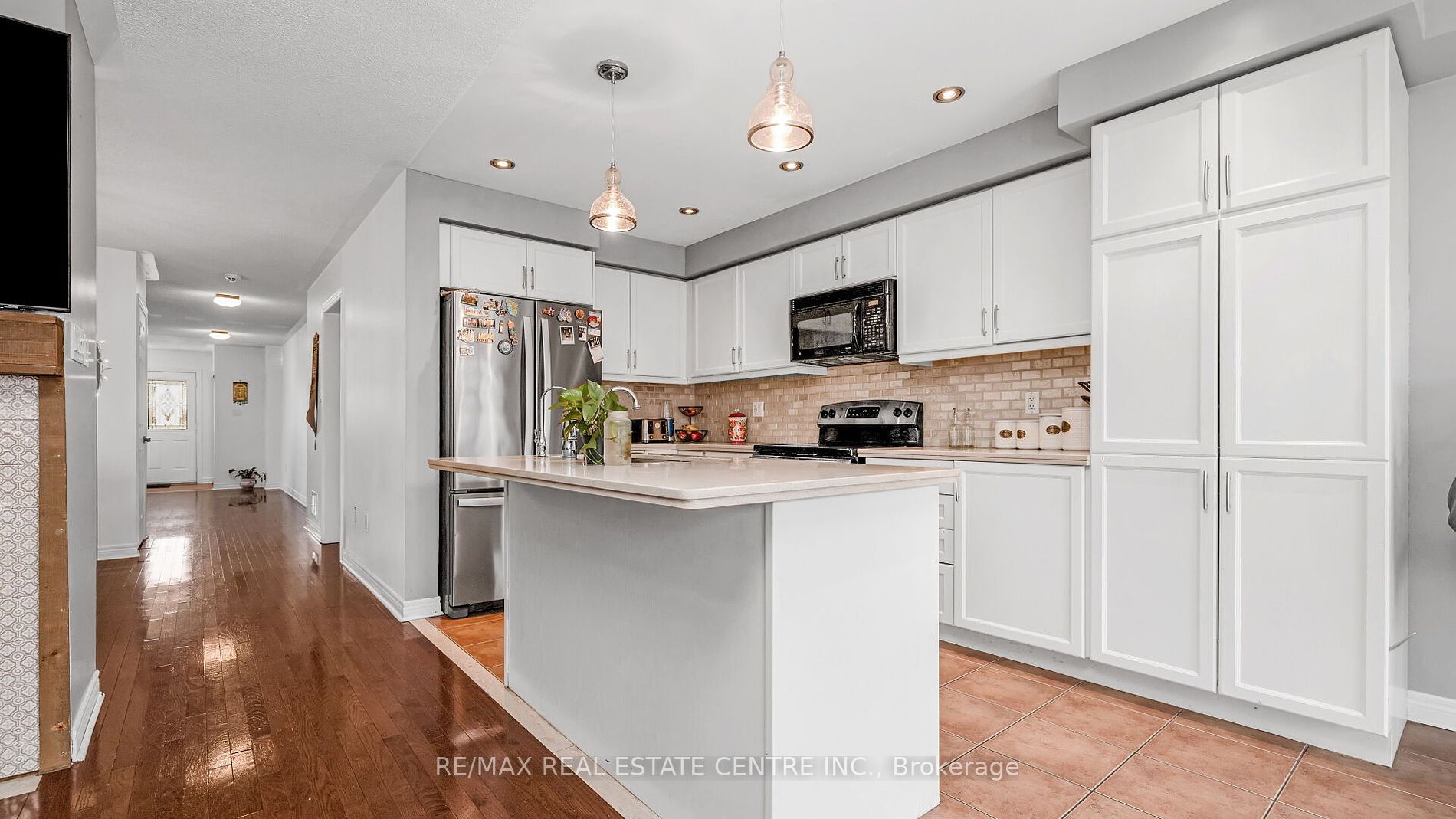 25 Mowat Crescent