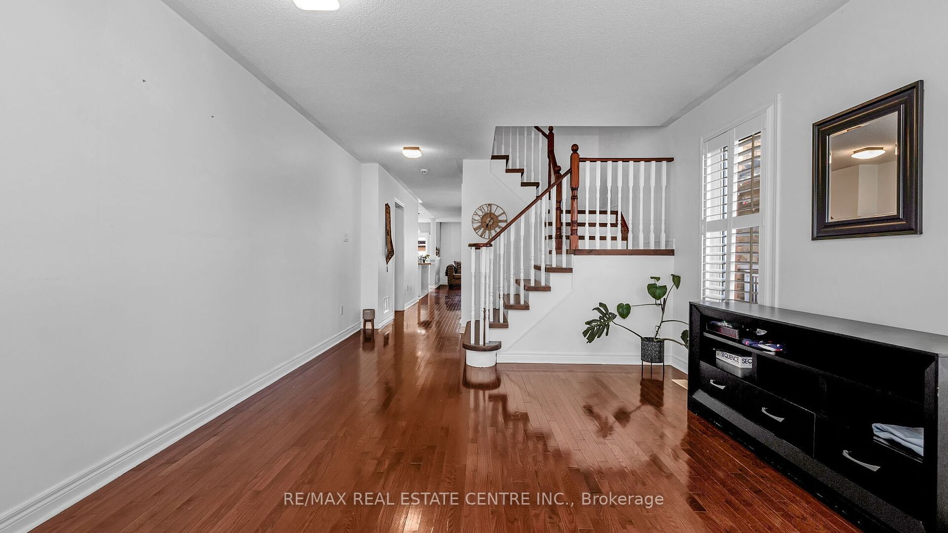 25 Mowat Crescent