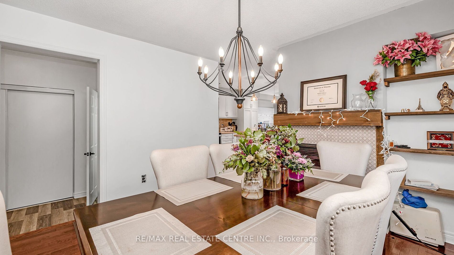 25 Mowat Crescent