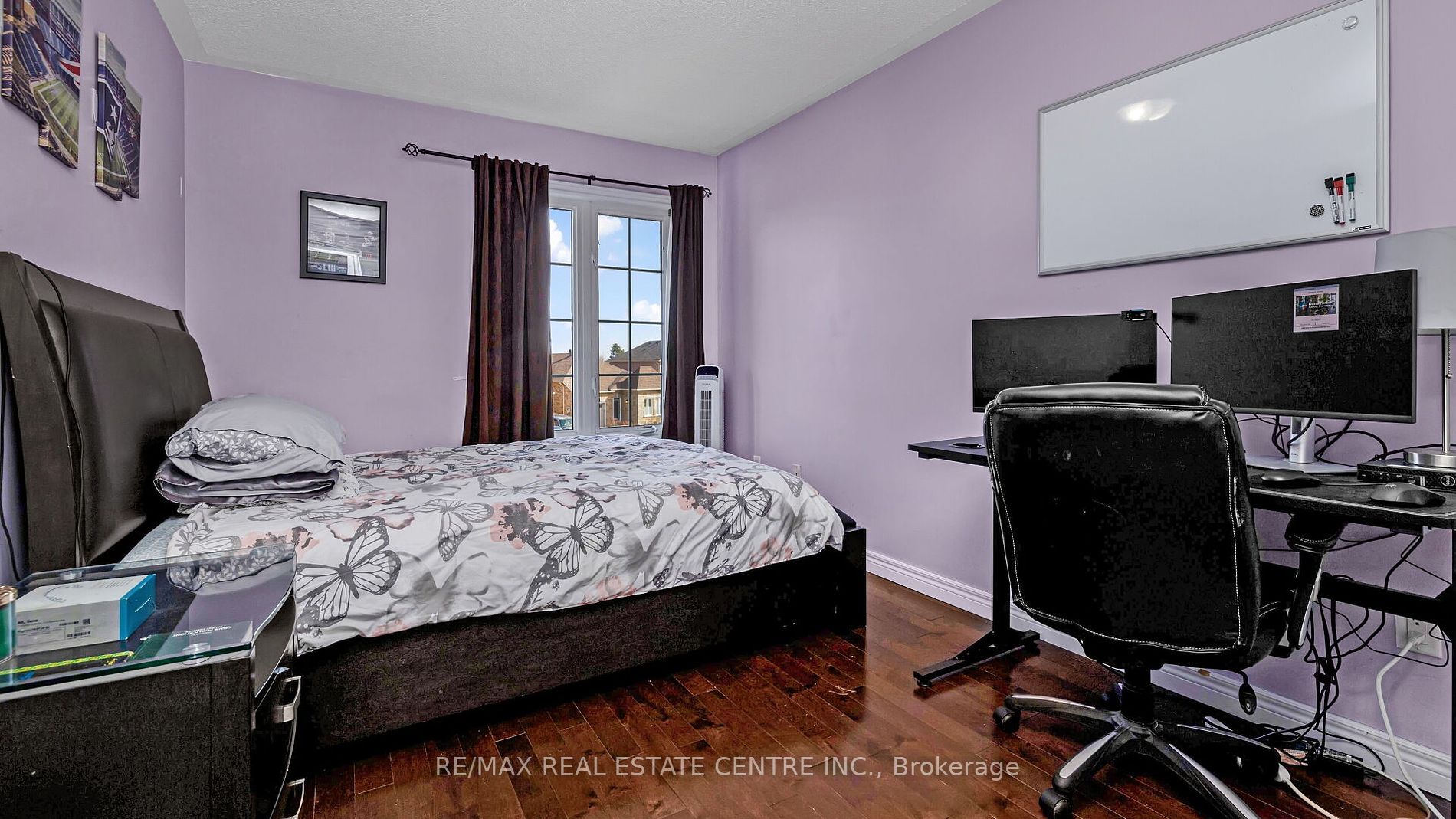 25 Mowat Crescent