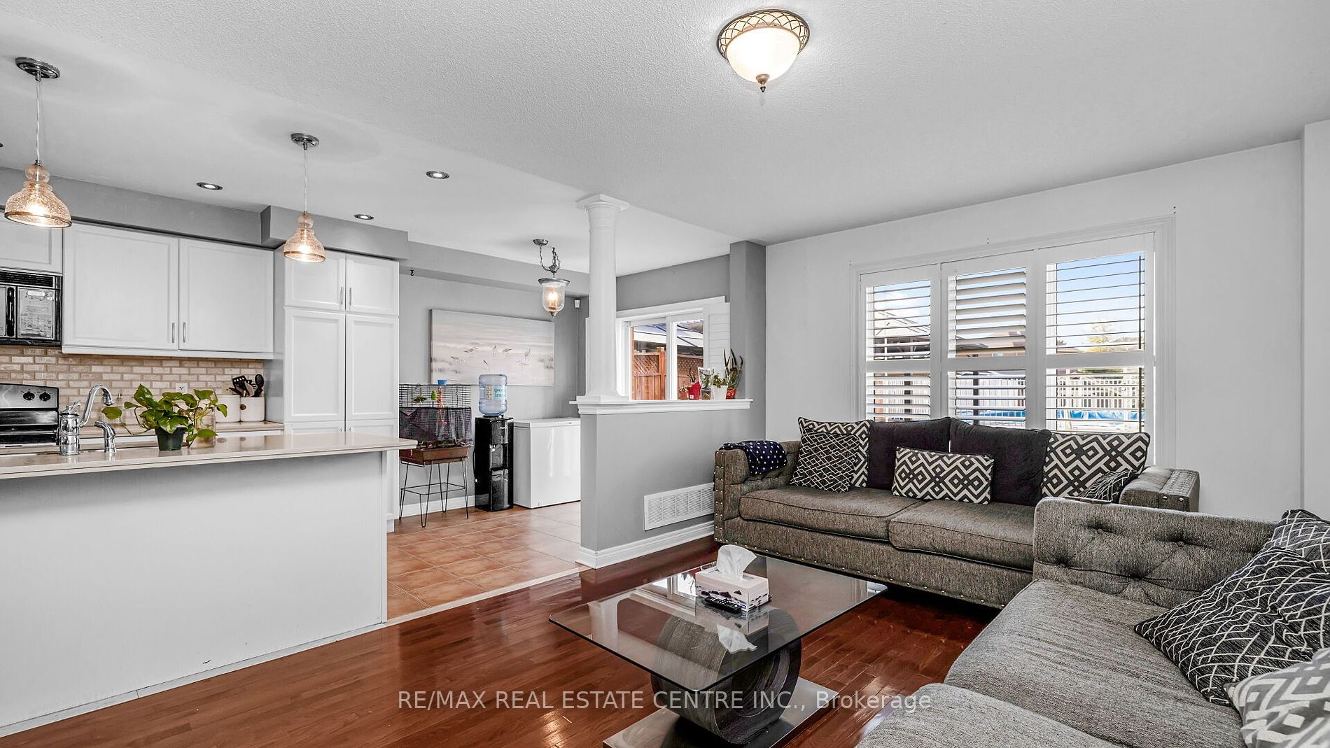 25 Mowat Crescent