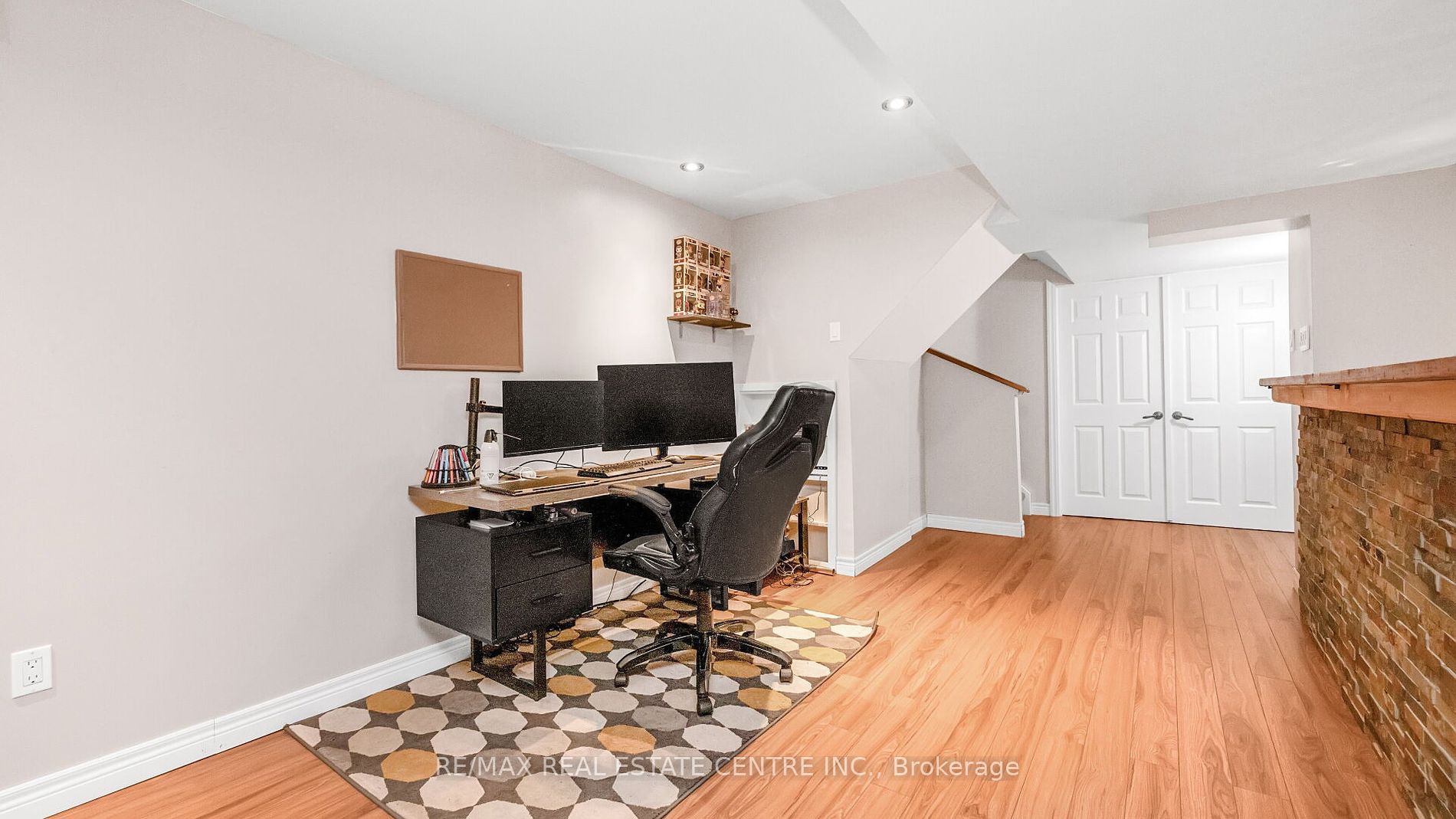 25 Mowat Crescent