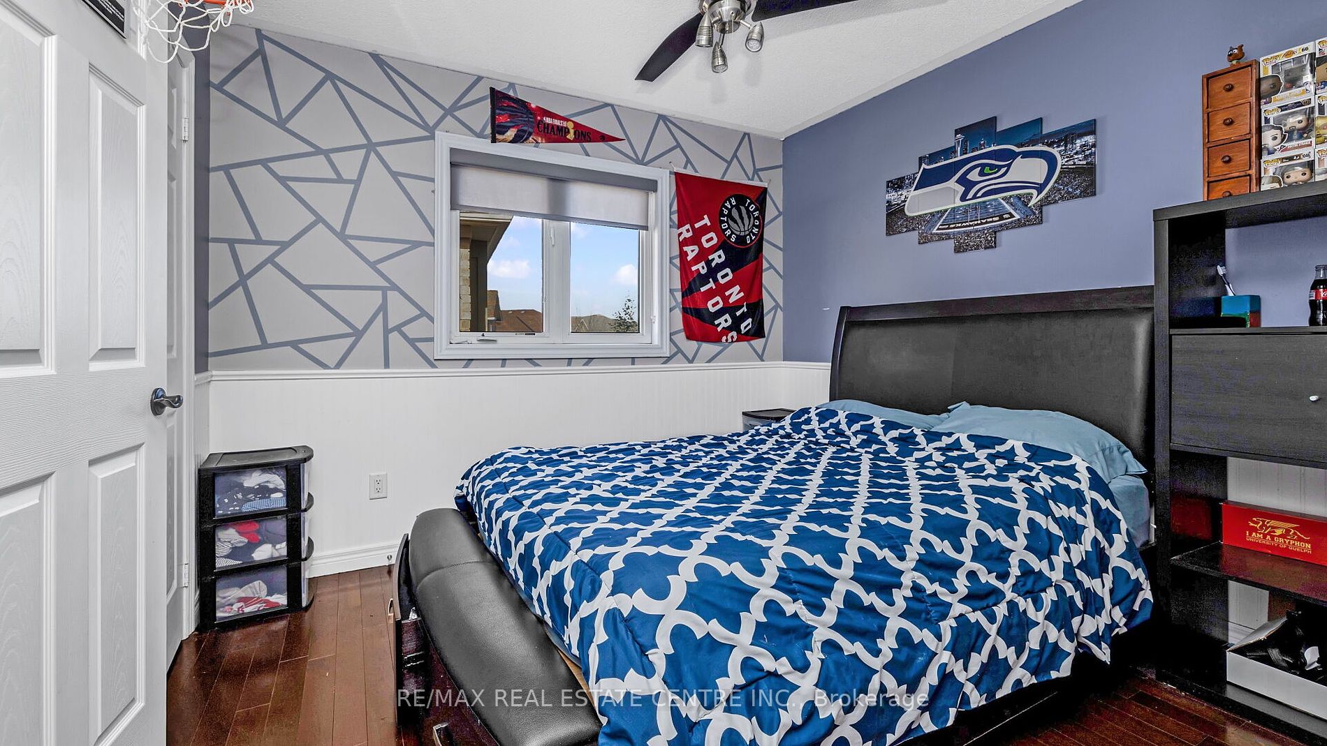 25 Mowat Crescent