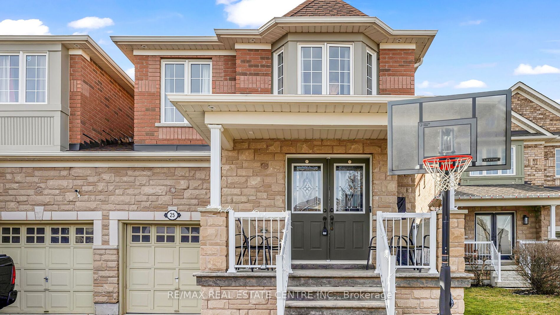 25 Mowat Crescent