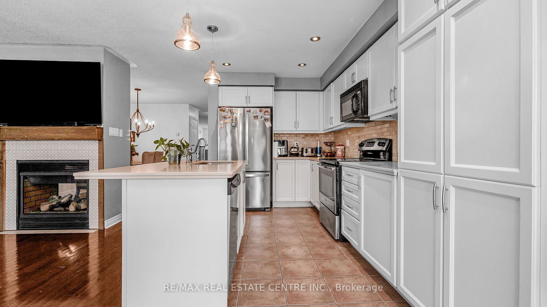 25 Mowat Crescent