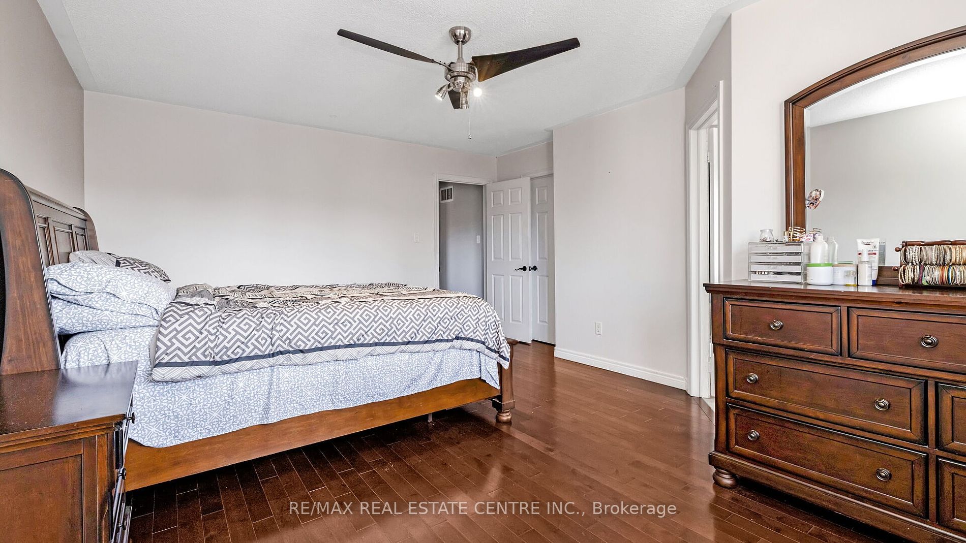 25 Mowat Crescent