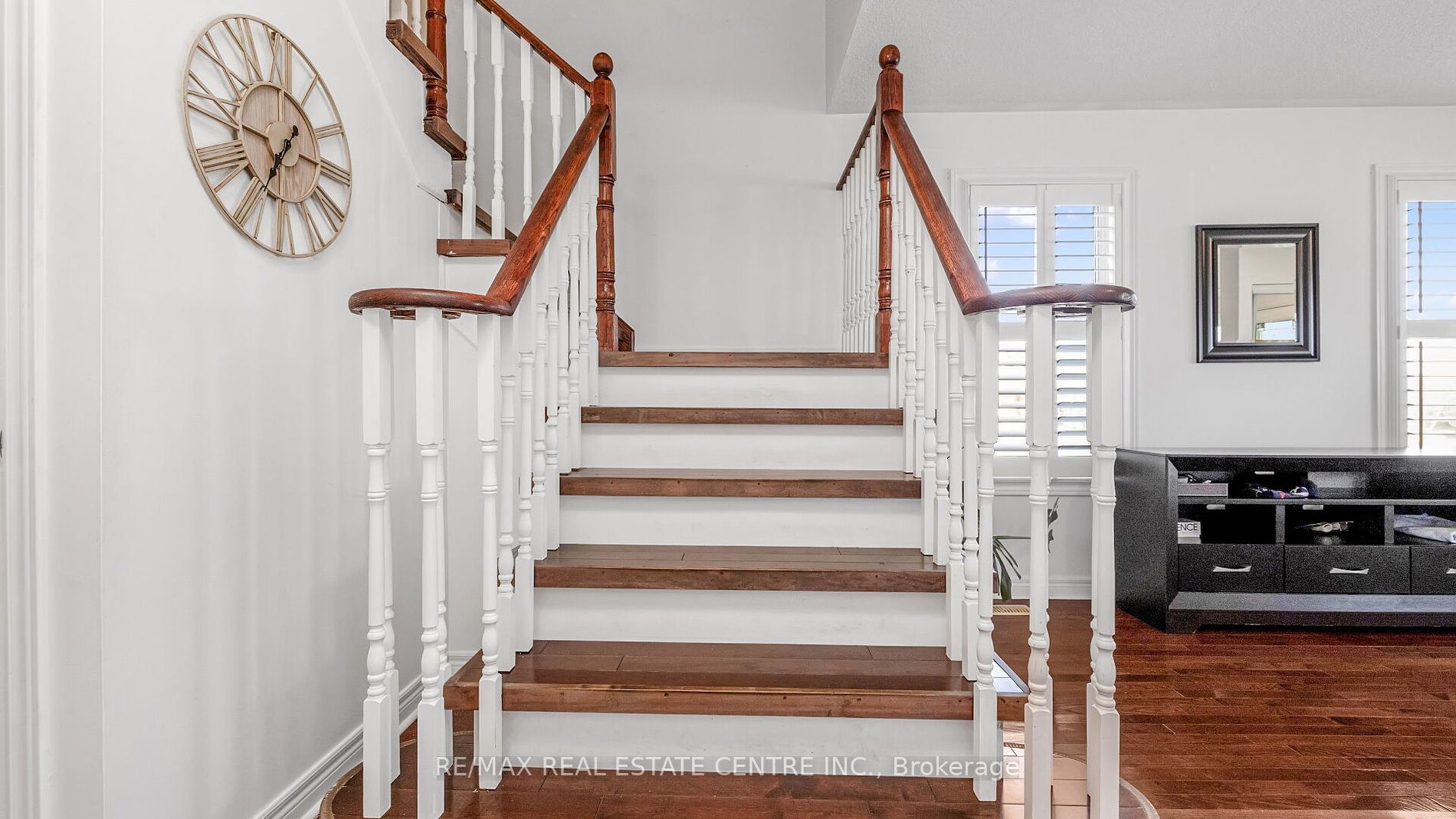 25 Mowat Crescent