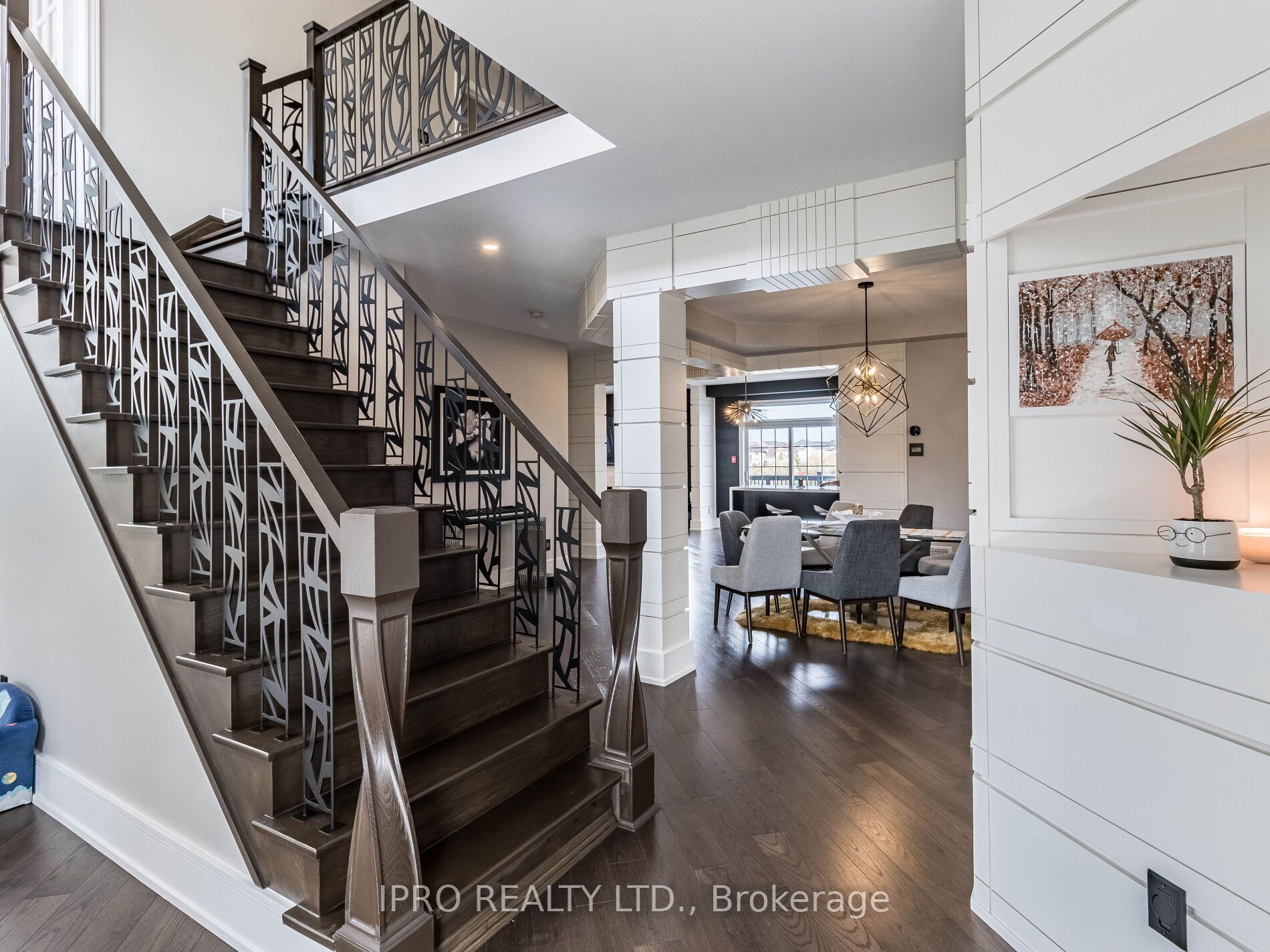 55 Stoneylake Ave