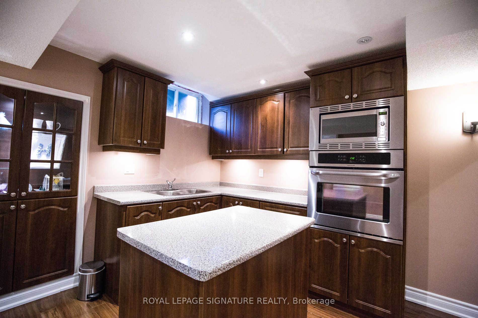 1034 Laurier Ave