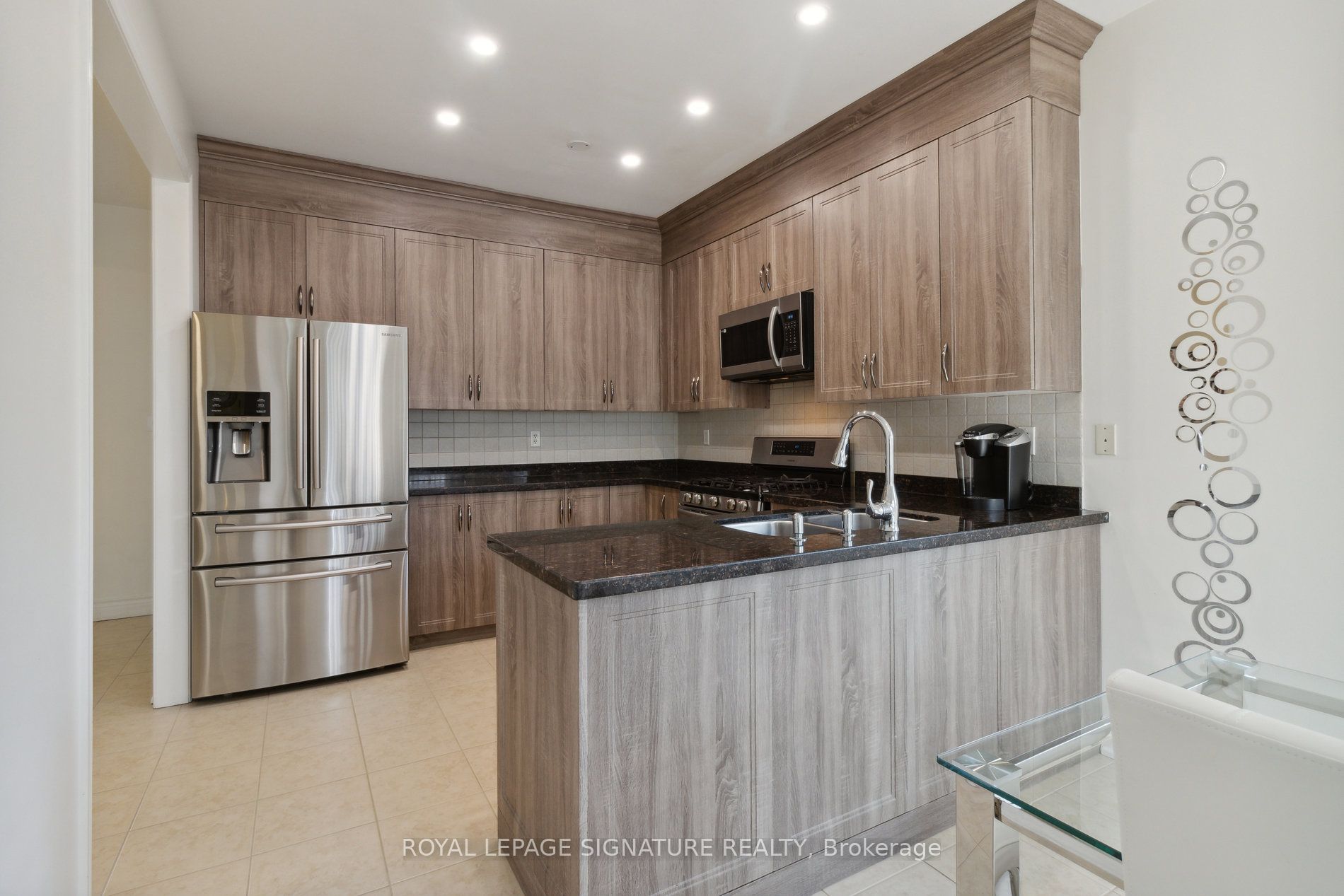 1034 Laurier Ave
