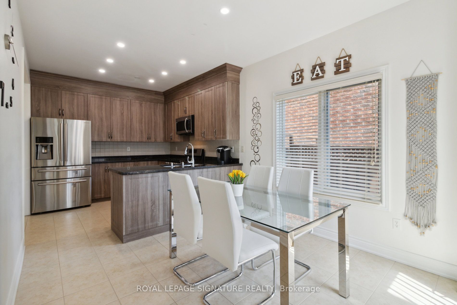 1034 Laurier Ave