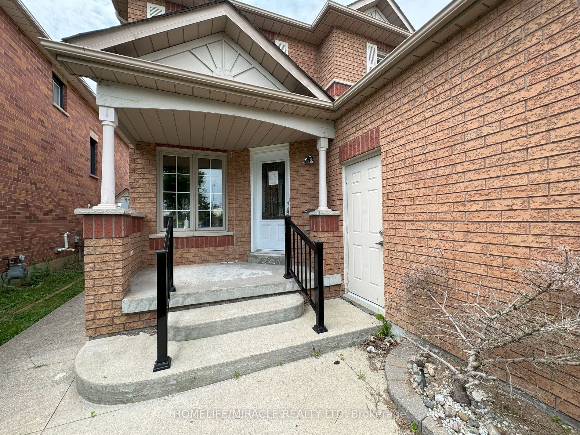 36 Mapleshade Dr